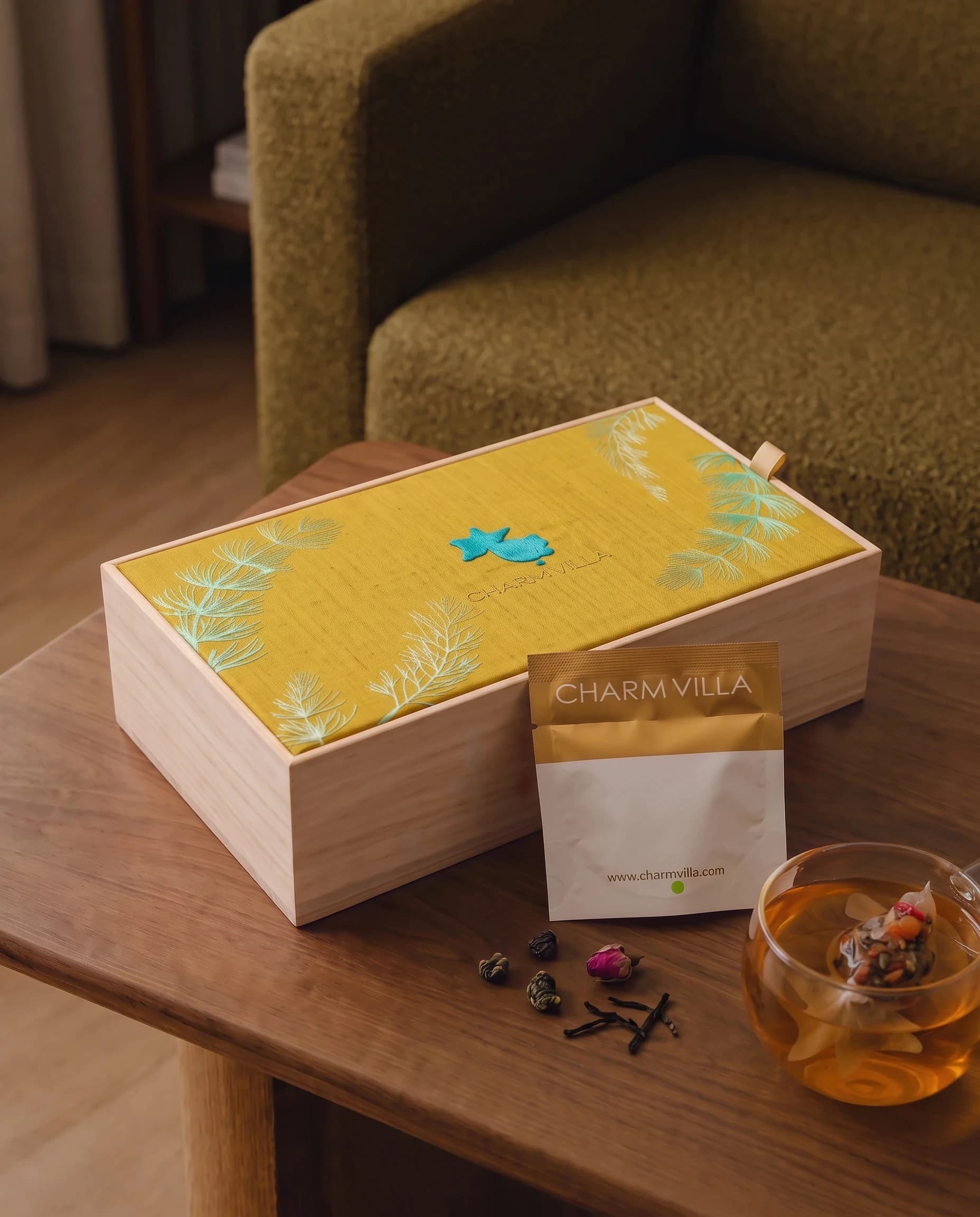 團圓禮盒與一杯小金魚茶